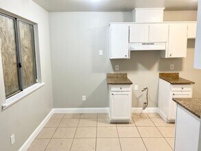 2645 W Robinson Ave in Fresno, CA - Building Photo - Building Photo