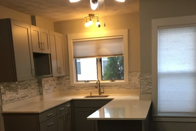 22 Melrose St, Unit 2 in Arlington, MA - Building Photo - Building Photo