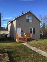 1221 America Ave NW in Bemidji, MN - Building Photo