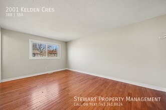 2001 Kelden Crescent in Ottawa, ON - Building Photo - Building Photo