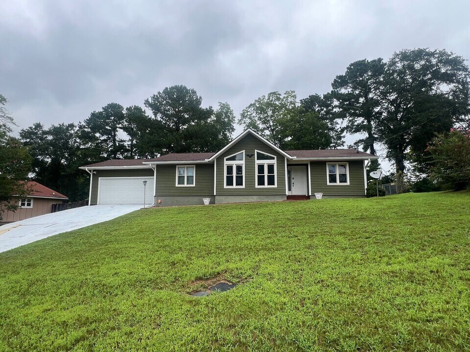 114 Cahaba Dr in Enterprise, AL - Building Photo