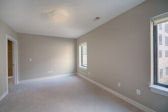 33 Rogers St, Unit 421 in Cambridge, MA - Foto de edificio - Building Photo