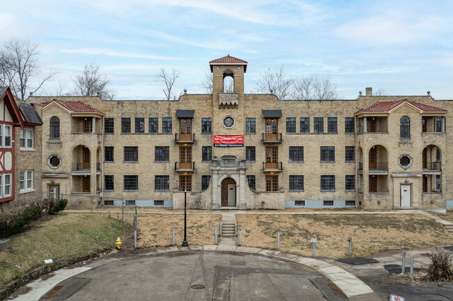 La Ventura Apartments in Cincinnati, OH - Building Photo - Building Photo