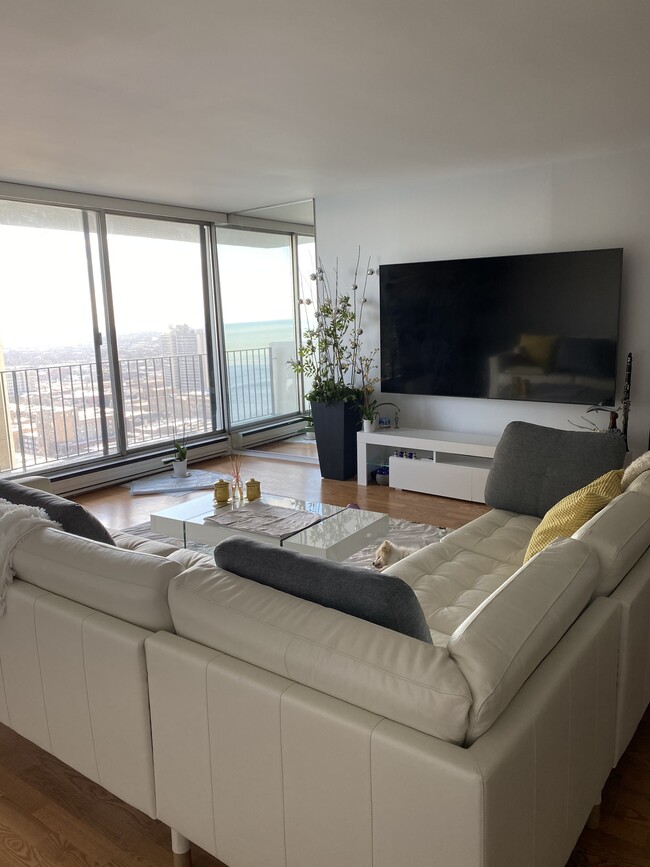 property at 6033 N Sheridan Rd