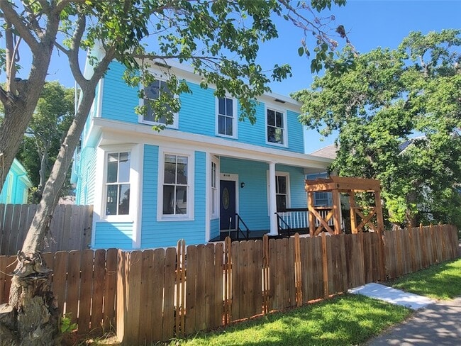 3919 Avenue O in Galveston, TX - Foto de edificio - Building Photo