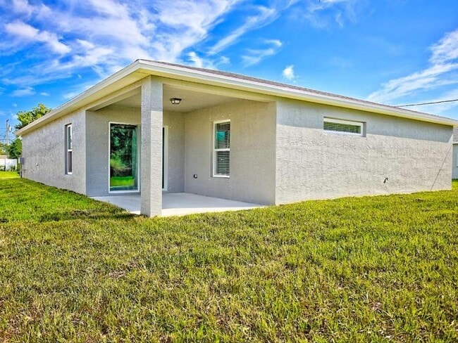 2396 SW Salmon Rd in Port St. Lucie, FL - Building Photo - Building Photo