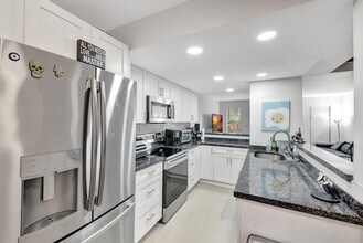 640 Tennis Club Dr, Unit 108 in Fort Lauderdale, FL - Building Photo - Building Photo