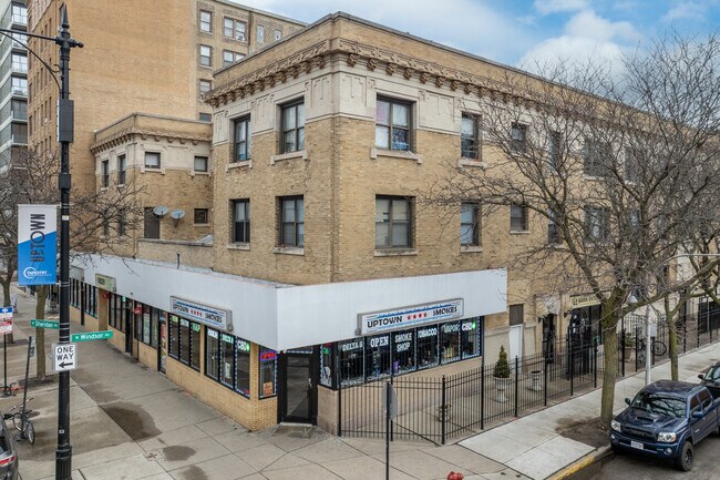 940 W Windsor Ave