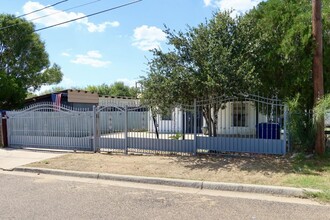 4544 La Cienega Ln in Laredo, TX - Building Photo - Building Photo