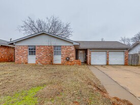 108 Meadowbrook Dr in Moore, OK - Building Photo