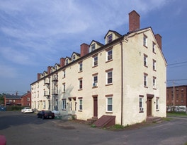 78 Front St in Chicopee, MA - Building Photo