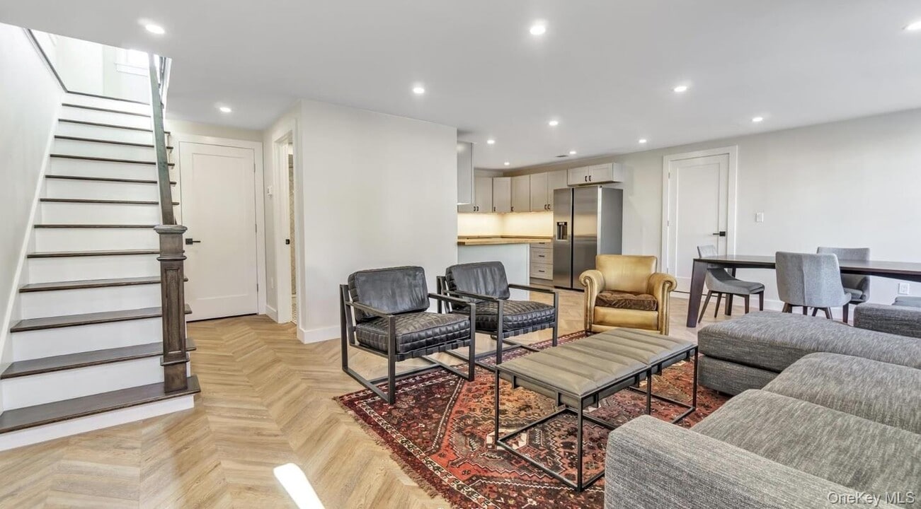 67 Maple Ave in Sea Cliff, NY - Building Photo