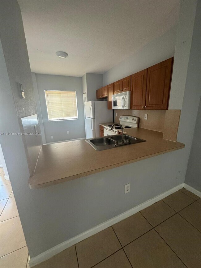 property at 8811 S Isles Cir