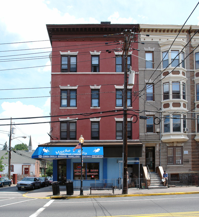 4114 Park Ave in Weehawken, NJ - Building Photo - Building Photo