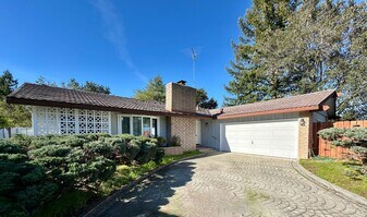 11037 Linda Vista Dr in Cupertino, CA - Building Photo