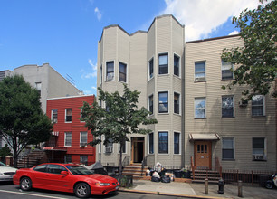 704 Leonard St in Brooklyn, NY - Building Photo - Building Photo