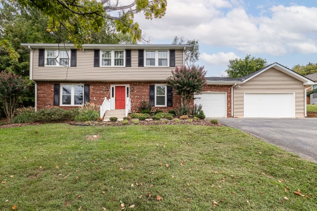 property at 924 Saundersville Ferry Rd