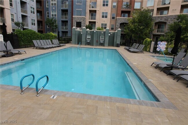 26 E Serene Ave