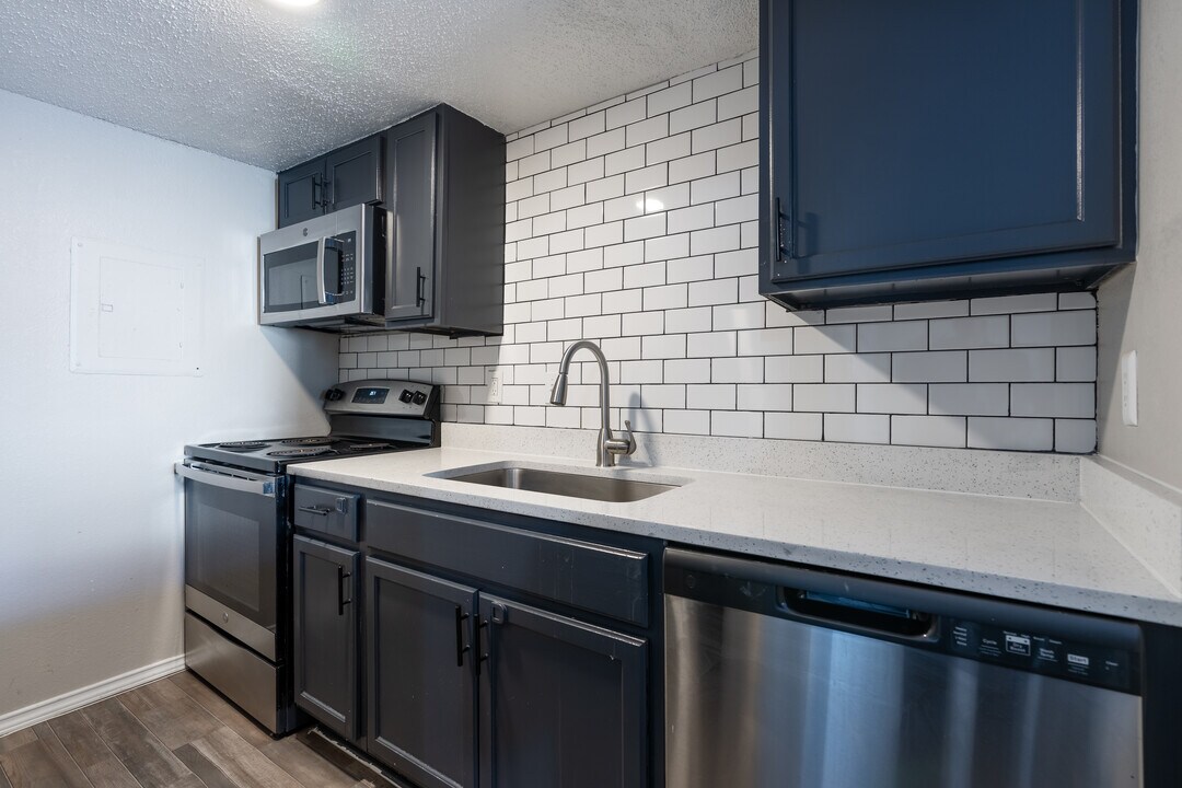 Fiona Apartment Homes in Irving, TX - Foto de edificio