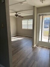 233 NE Taylor St in Burleson, TX - Building Photo - Building Photo