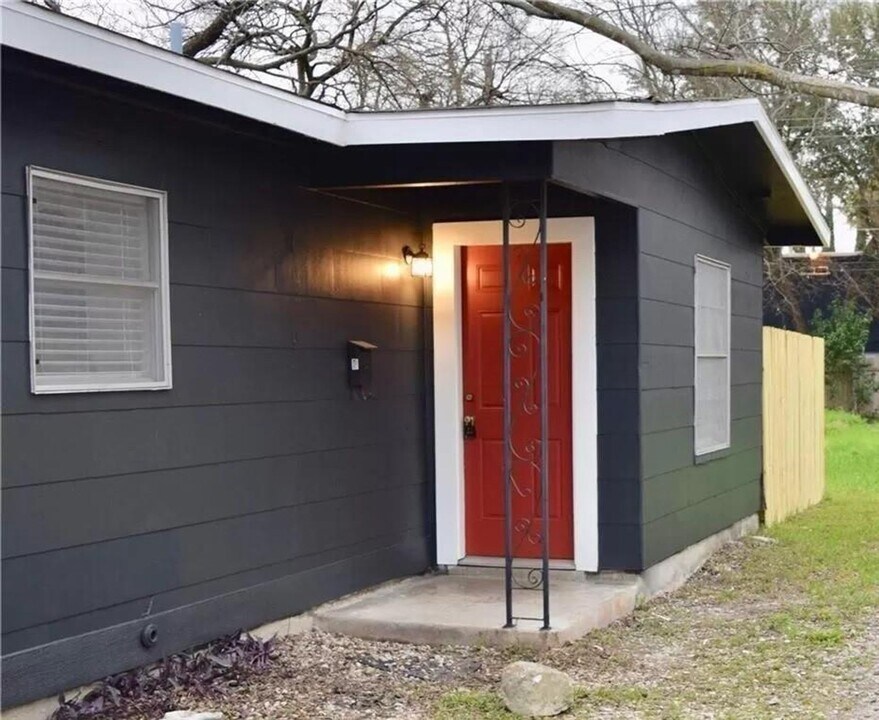 607 Nelray Blvd in Austin, TX - Building Photo