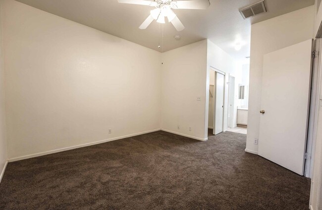 7224 Pinon Crest Ct in Las Vegas, NV - Building Photo - Building Photo