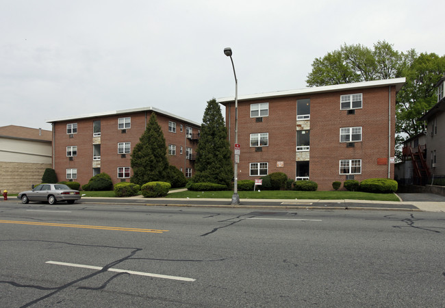 DeWitt Apartments in Belleville, NJ - Building Photo - Building Photo