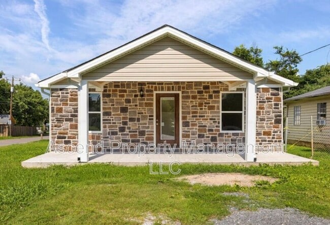 property at 729 Henderson Ave