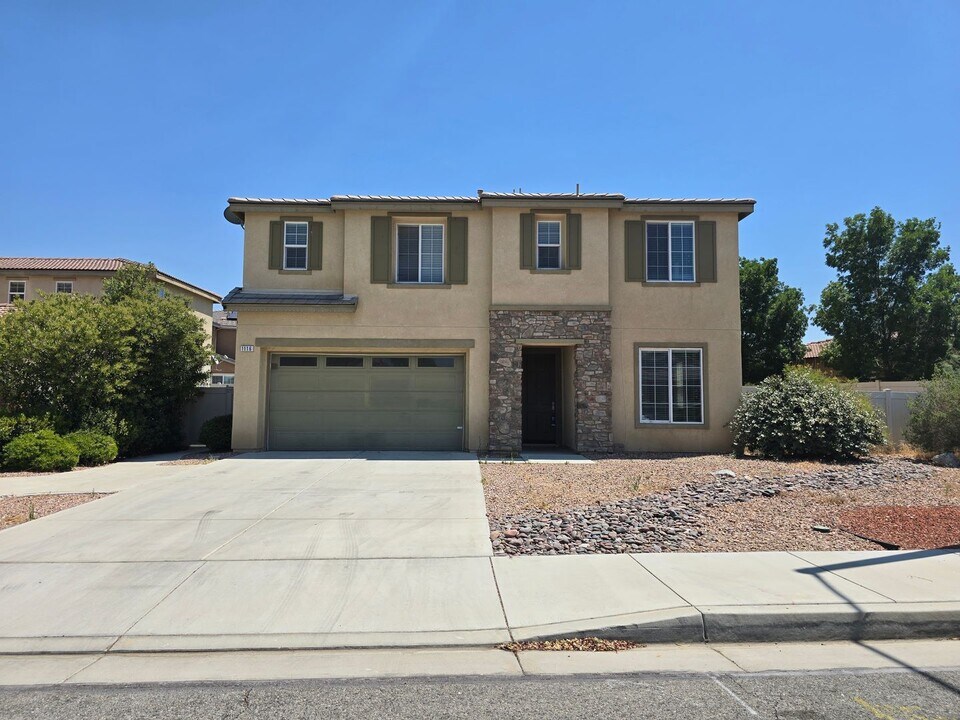 1116 Witherill Pl in Palmdale, CA - Building Photo