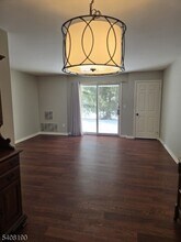 147 Mockingbird Ct in Three Bridges, NJ - Building Photo - Building Photo