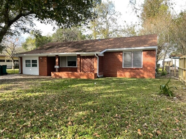 property at 2412 Cedar Dr