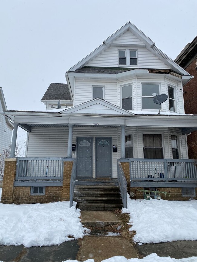 property at 712 S Irving Ave