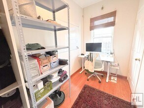 DRIGGS AVENUE, Unit 3 in Brooklyn, NY - Foto de edificio - Building Photo