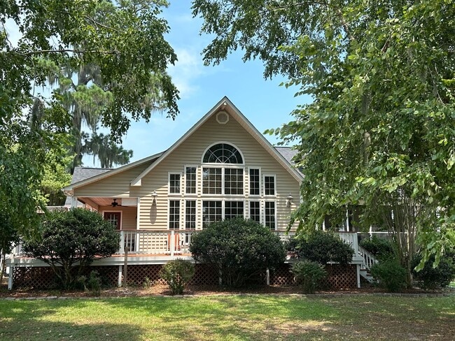 property at 100 Goose Creek Dr