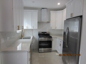 1807 N Kenmore Ave, Unit 1807 in Los Angeles, CA - Building Photo - Building Photo