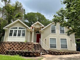 5615 Shoal Creek Blvd in Austin, TX - Building Photo