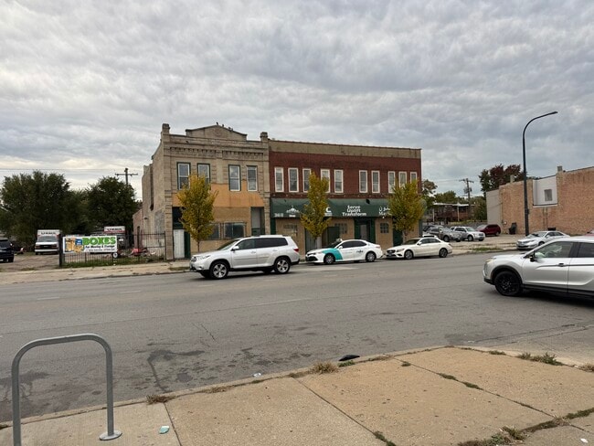 3840 W Roosevelt Rd, Unit 101 in Chicago, IL - Building Photo - Building Photo