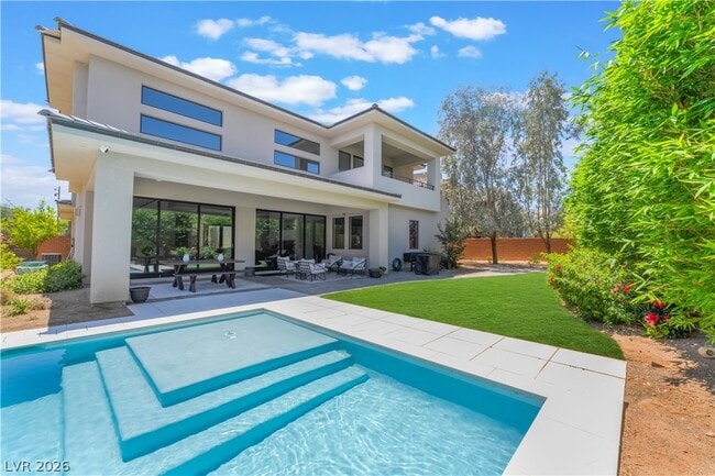 property at 2 Sugarberry Ln