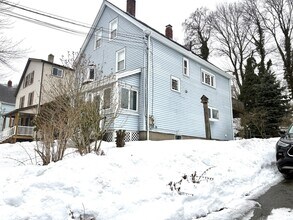 74 Vernon St, Unit Unit 1 in Wakefield, MA - Building Photo - Building Photo