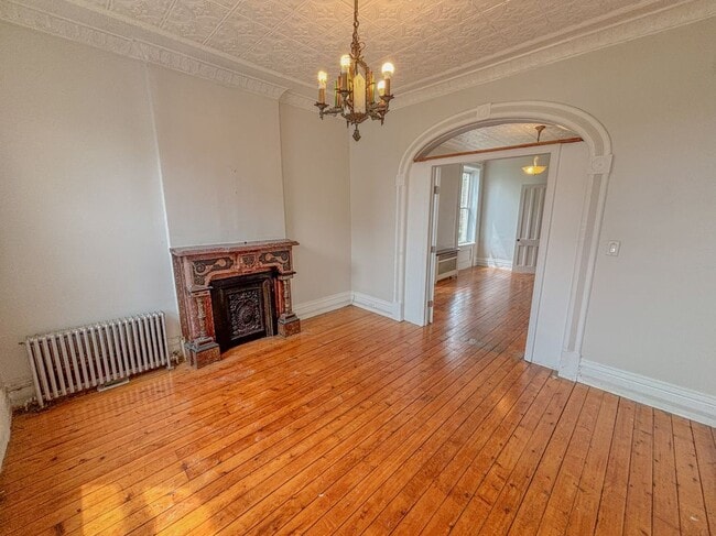 2325 4th Ave in Watervliet, NY - Foto de edificio - Building Photo