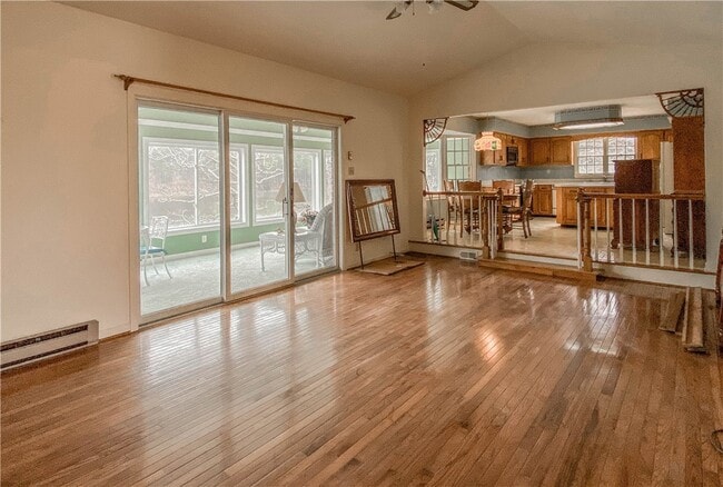 255 Starritt Ln