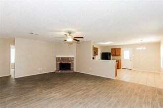 805 Encino Dr in Arlington, TX - Building Photo - Building Photo