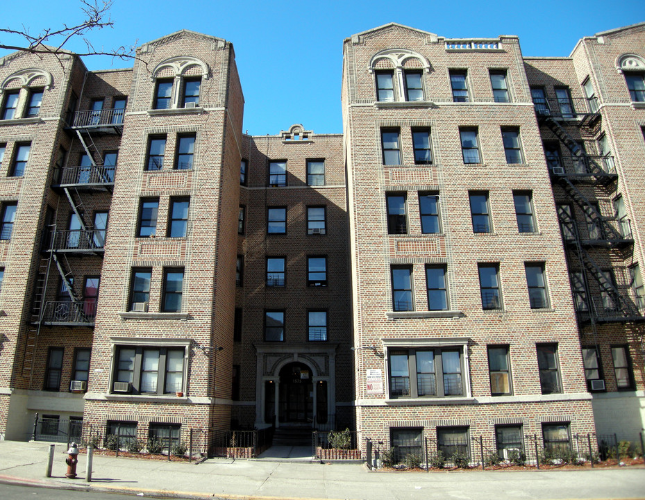 1575 Grand Concourse in Bronx, NY - Building Photo