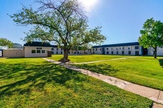 Casa Luna Apartments in Dallas, TX - Foto de edificio - Building Photo