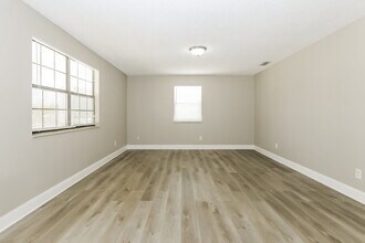 1142 Monroe Blvd in Lantana, FL - Building Photo - Building Photo