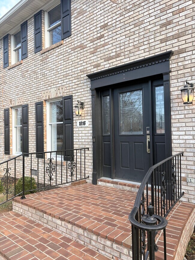 1016 Lois Ln in Bowling Green, KY - Building Photo - Building Photo