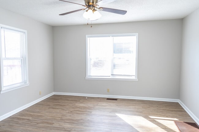 2154 US-70 in Morganton, NC - Building Photo - Building Photo