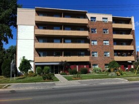 579 Clare Ave Apartments