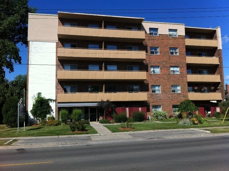 579 Clare Ave in Welland, ON - Building Photo