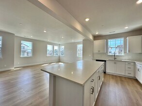16879 SW Beemer Ln in Tigard, OR - Building Photo - Building Photo